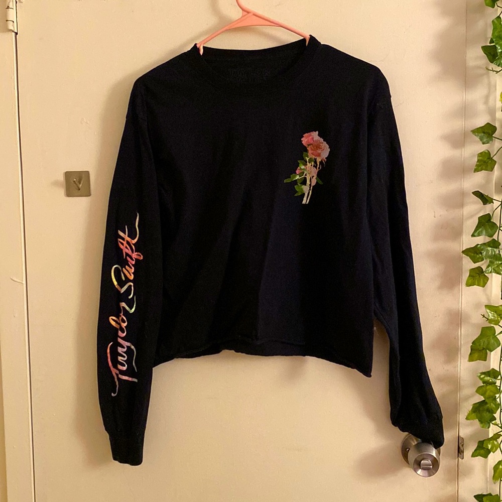 Taylor Swift Lover Crop